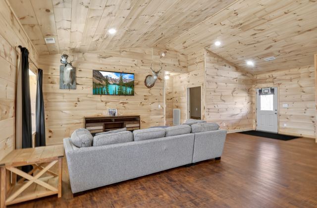 562 Northup Rd, Portland, TN 37148