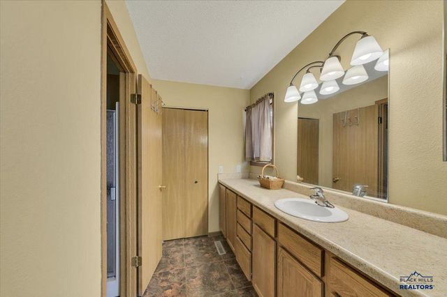 4009 WILD FLOWER DR, Rapid City, SD 57701