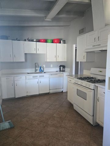 5309 56th St, Sacramento, CA 95820