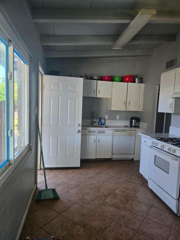 5309 56th St, Sacramento, CA 95820