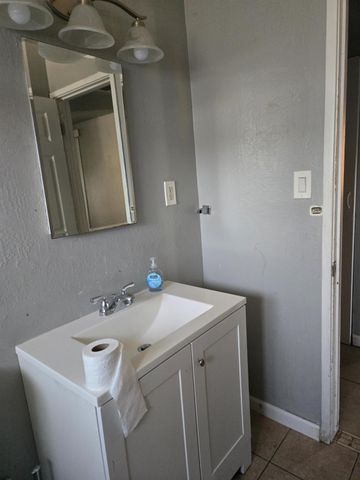 5309 56th St, Sacramento, CA 95820