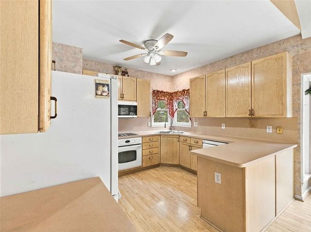 305 Deer Cliff Cove, Lawrenceville, GA 30043