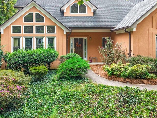 305 Deer Cliff Cove, Lawrenceville, GA 30043