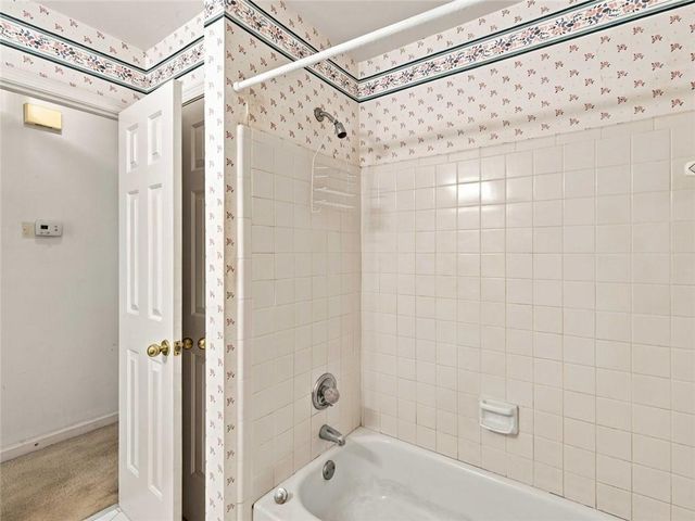 305 Deer Cliff Cove, Lawrenceville, GA 30043