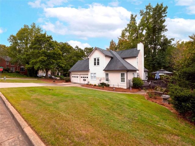 305 Deer Cliff Cove, Lawrenceville, GA 30043