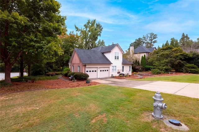 305 Deer Cliff Cove, Lawrenceville, GA 30043