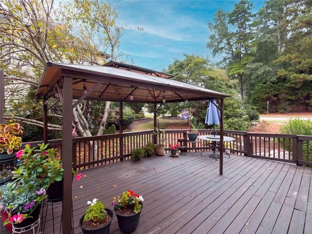 305 Deer Cliff Cove, Lawrenceville, GA 30043