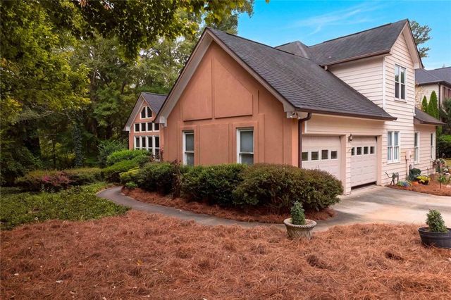 305 Deer Cliff Cove, Lawrenceville, GA 30043