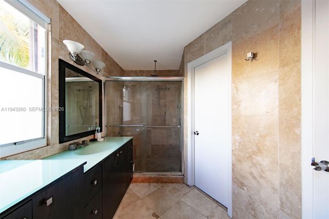 165 NW 85th Ct 165, Miami, FL 33126