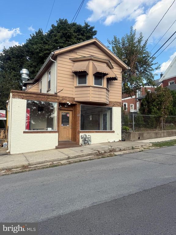107 E COUNTY LINE RD #1, Ardmore, PA 19003