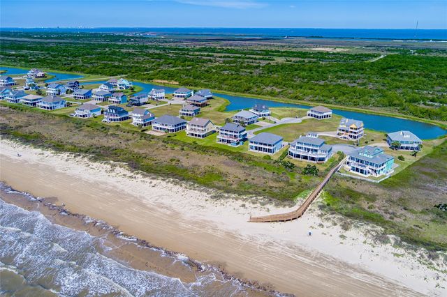 704 Cameron Circle, Port Bolivar, TX 77650