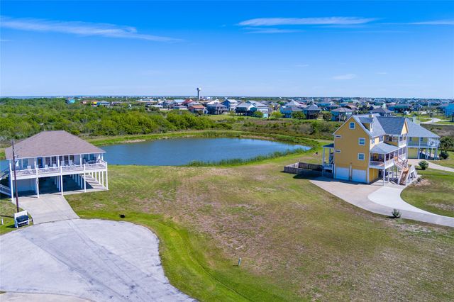 704 Cameron Circle, Port Bolivar, TX 77650