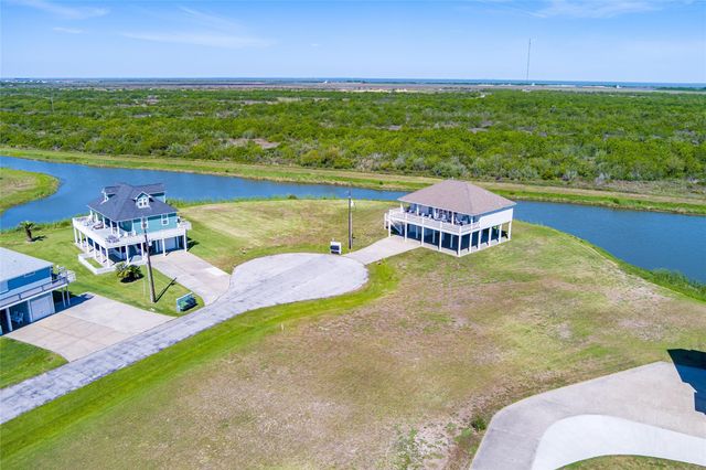 704 Cameron Circle, Port Bolivar, TX 77650