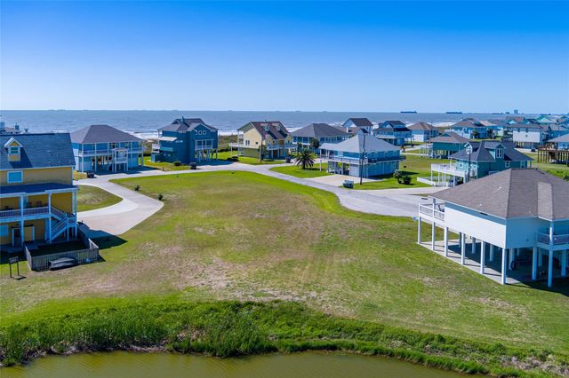 704 Cameron Circle, Port Bolivar, TX 77650