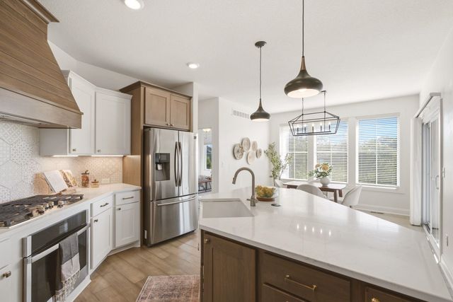 1502 N Shadow Rock Dr, Andover, KS 67002