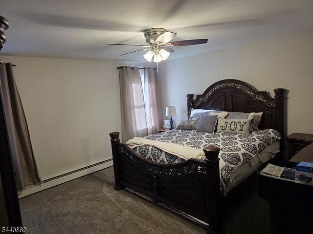 26 Gentry Dr, Washington Twp., NJ 07853