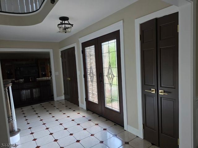 26 Gentry Dr, Washington Twp., NJ 07853