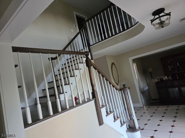26 Gentry Dr, Washington Twp., NJ 07853