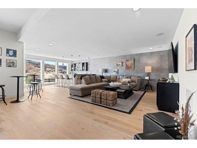 7162 Skygazer St, Castle Pines, CO 80108