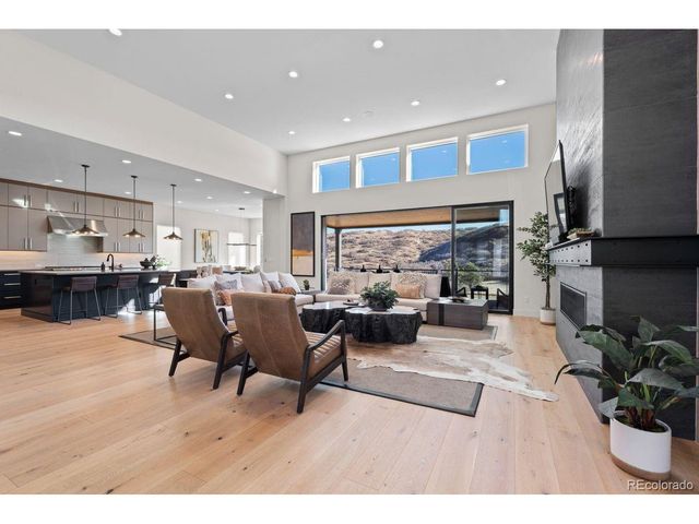 7162 Skygazer St, Castle Pines, CO 80108