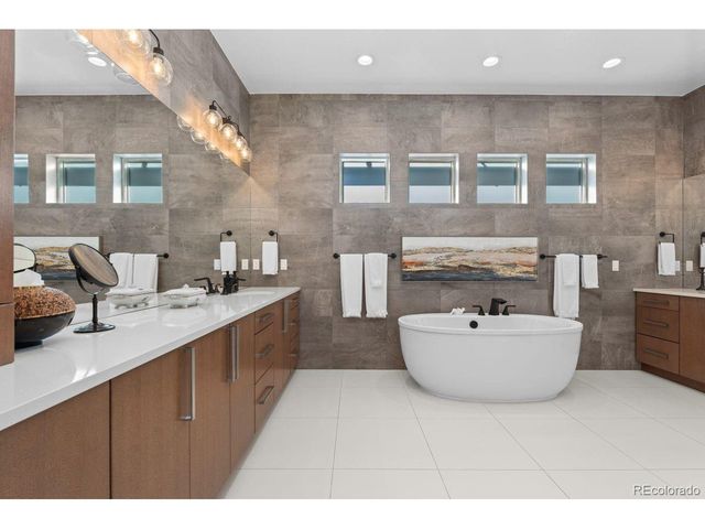 7162 Skygazer St, Castle Pines, CO 80108