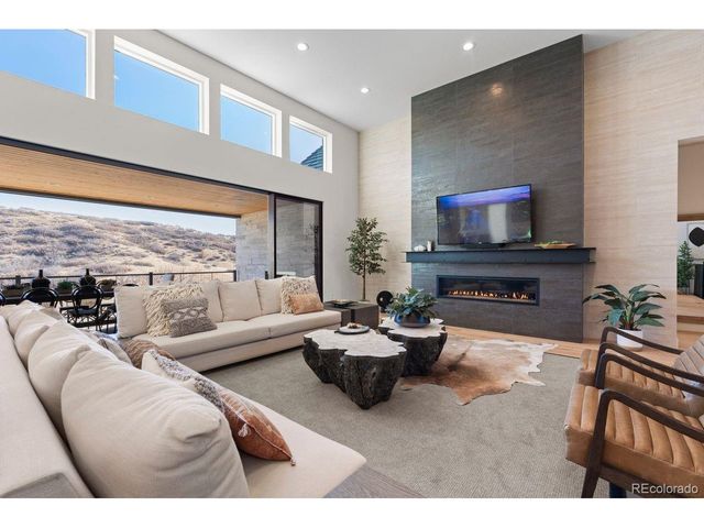 7162 Skygazer St, Castle Pines, CO 80108