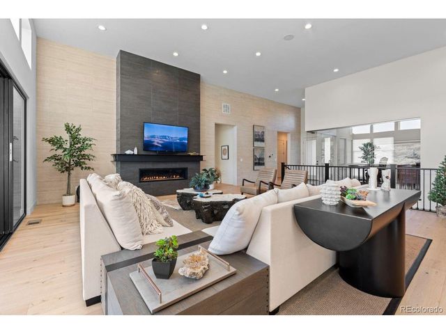 7162 Skygazer St, Castle Pines, CO 80108