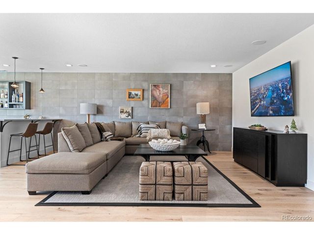 7162 Skygazer St, Castle Pines, CO 80108