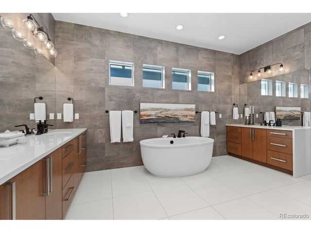 7162 Skygazer St, Castle Pines, CO 80108