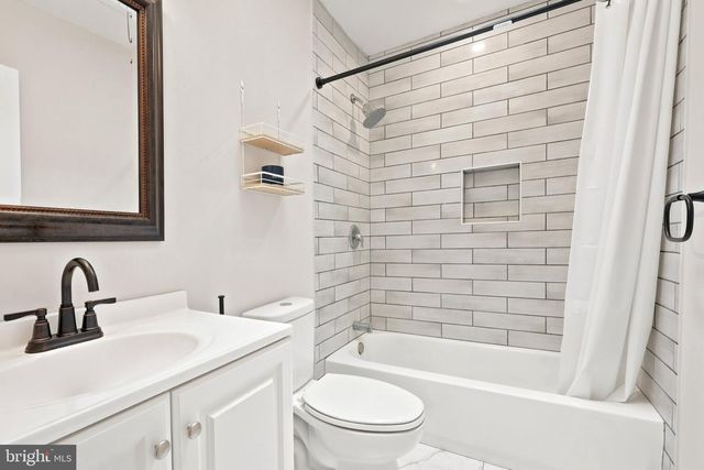 7135 CLOVER LN, Upper Darby, PA 19082