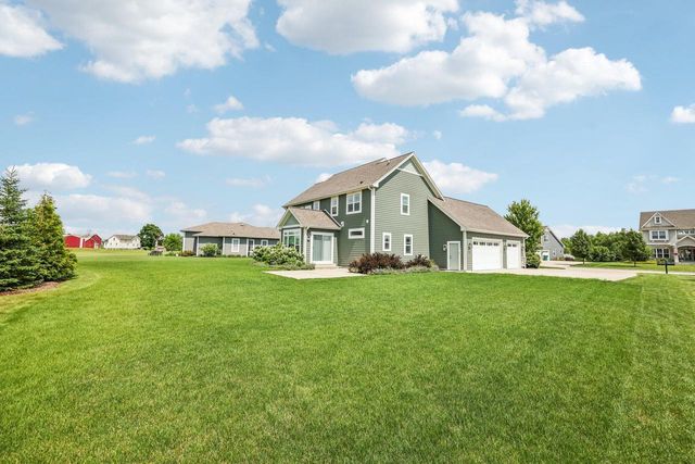N66W15730 Fox Meadow DRIVE, Menomonee Falls, WI 53051