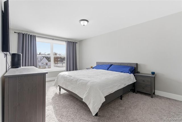 507 E Muir Avenue, Hazel Park, MI 48030