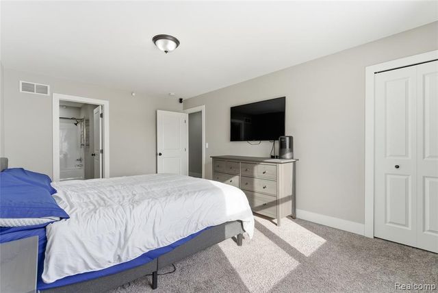 507 E Muir Avenue, Hazel Park, MI 48030