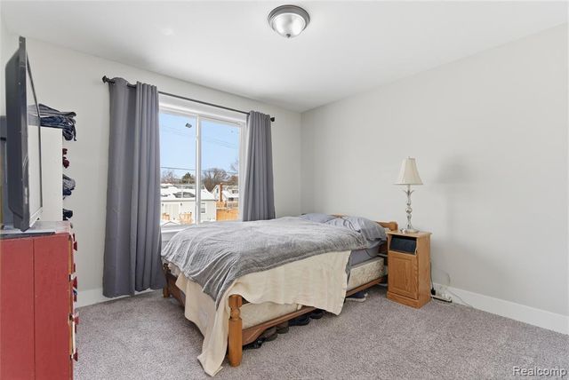 507 E Muir Avenue, Hazel Park, MI 48030