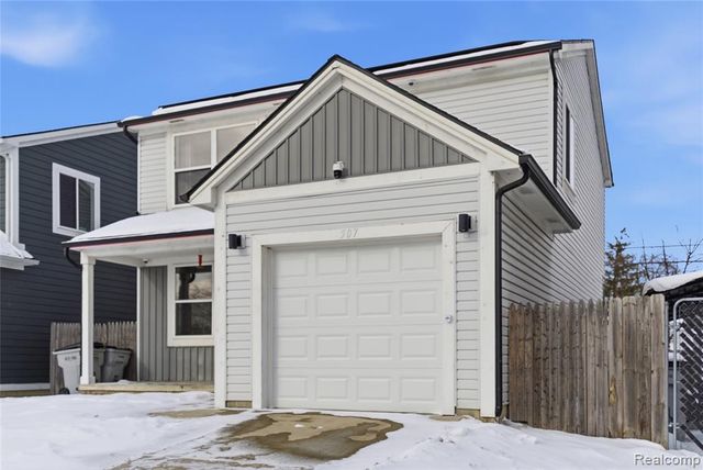 507 E Muir Avenue, Hazel Park, MI 48030