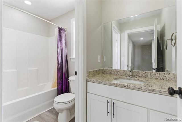 507 E Muir Avenue, Hazel Park, MI 48030