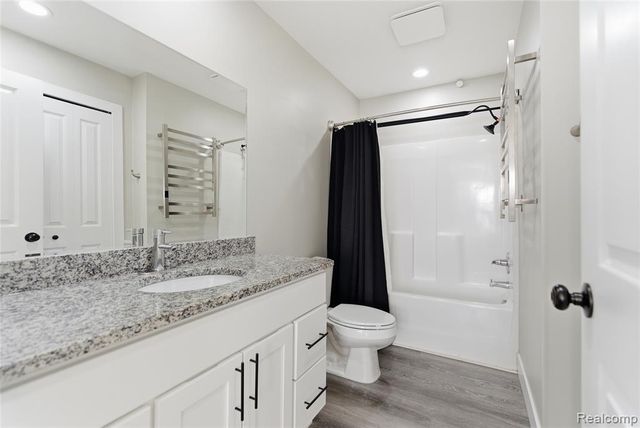 507 E Muir Avenue, Hazel Park, MI 48030