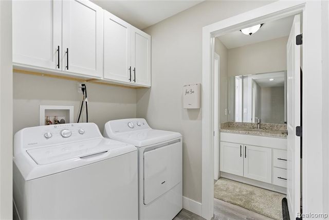 507 E Muir Avenue, Hazel Park, MI 48030