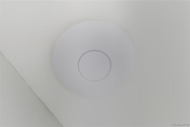 507 E Muir Avenue, Hazel Park, MI 48030