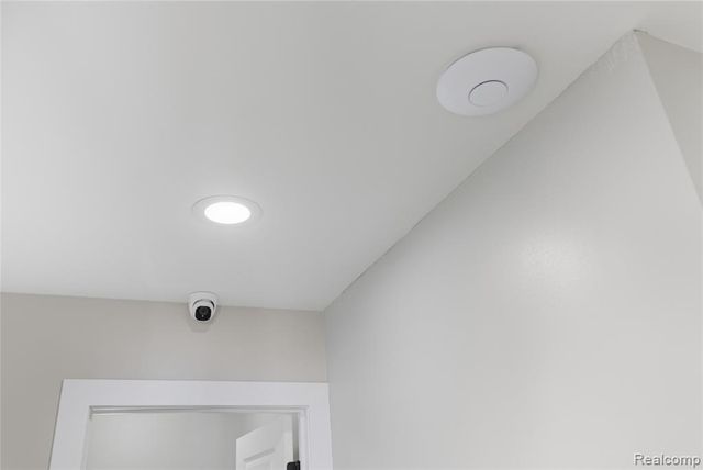 507 E Muir Avenue, Hazel Park, MI 48030