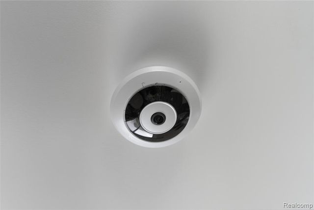 507 E Muir Avenue, Hazel Park, MI 48030