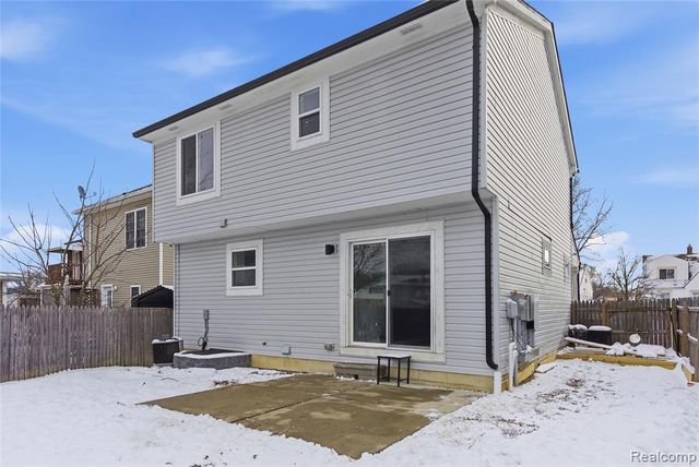 507 E Muir Avenue, Hazel Park, MI 48030