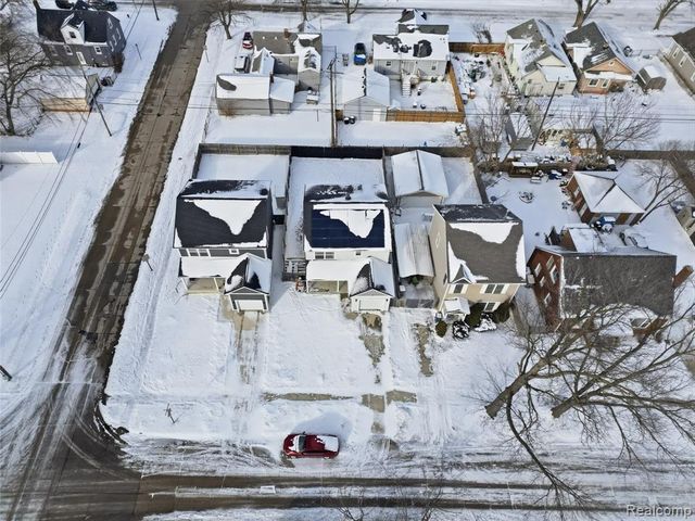 507 E Muir Avenue, Hazel Park, MI 48030