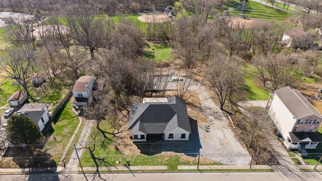 190 Kentucky Drive, Newport, KY 41071