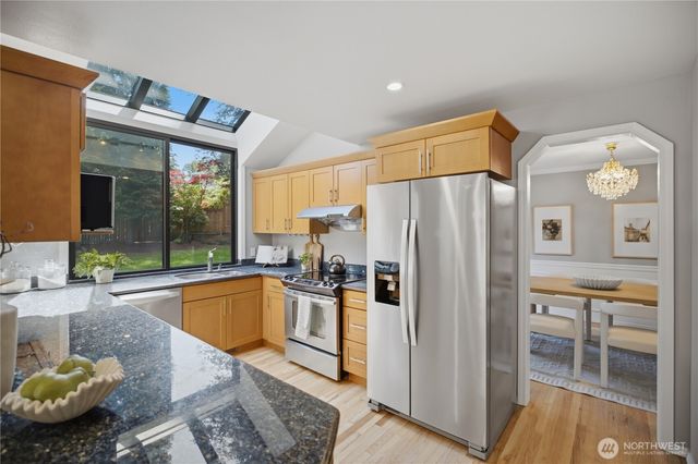 460 Jasmine Place NW, Issaquah, WA 98027