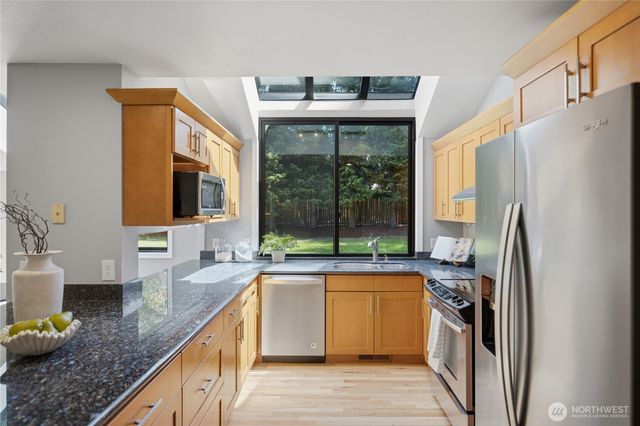 460 Jasmine Place NW, Issaquah, WA 98027
