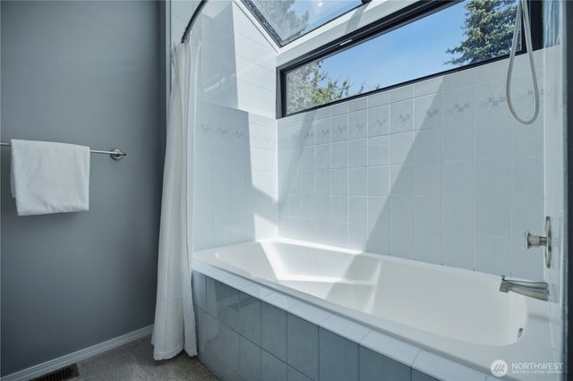 460 Jasmine Place NW, Issaquah, WA 98027