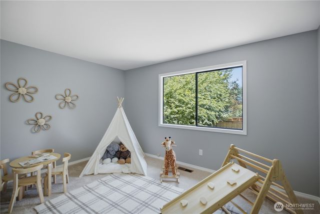 460 Jasmine Place NW, Issaquah, WA 98027