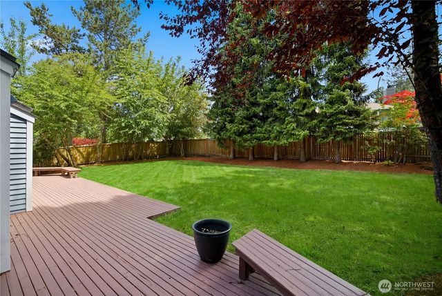 460 Jasmine Place NW, Issaquah, WA 98027