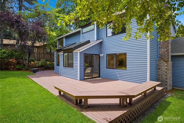 460 Jasmine Place NW, Issaquah, WA 98027